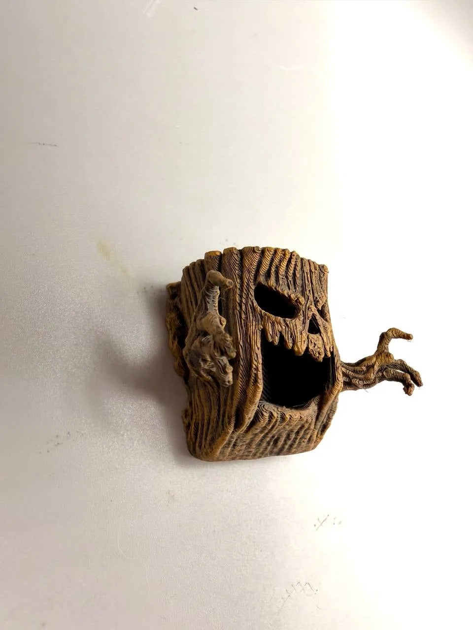Hideaway - magnetic tree-stump hide for jumping spider enclosures